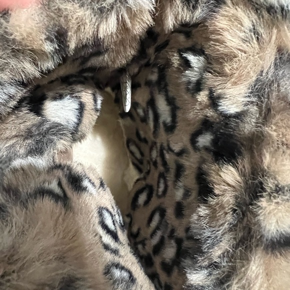 Koolaburra by UGG Aribel Short Cheetah Fur Boots - Picture 6 of 8